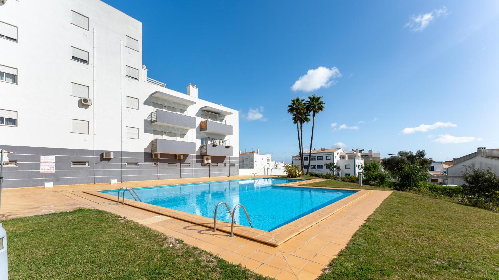 Sunny Retreat With Pool And Balcony By Lovelystay Albufeira Dış mekan fotoğraf