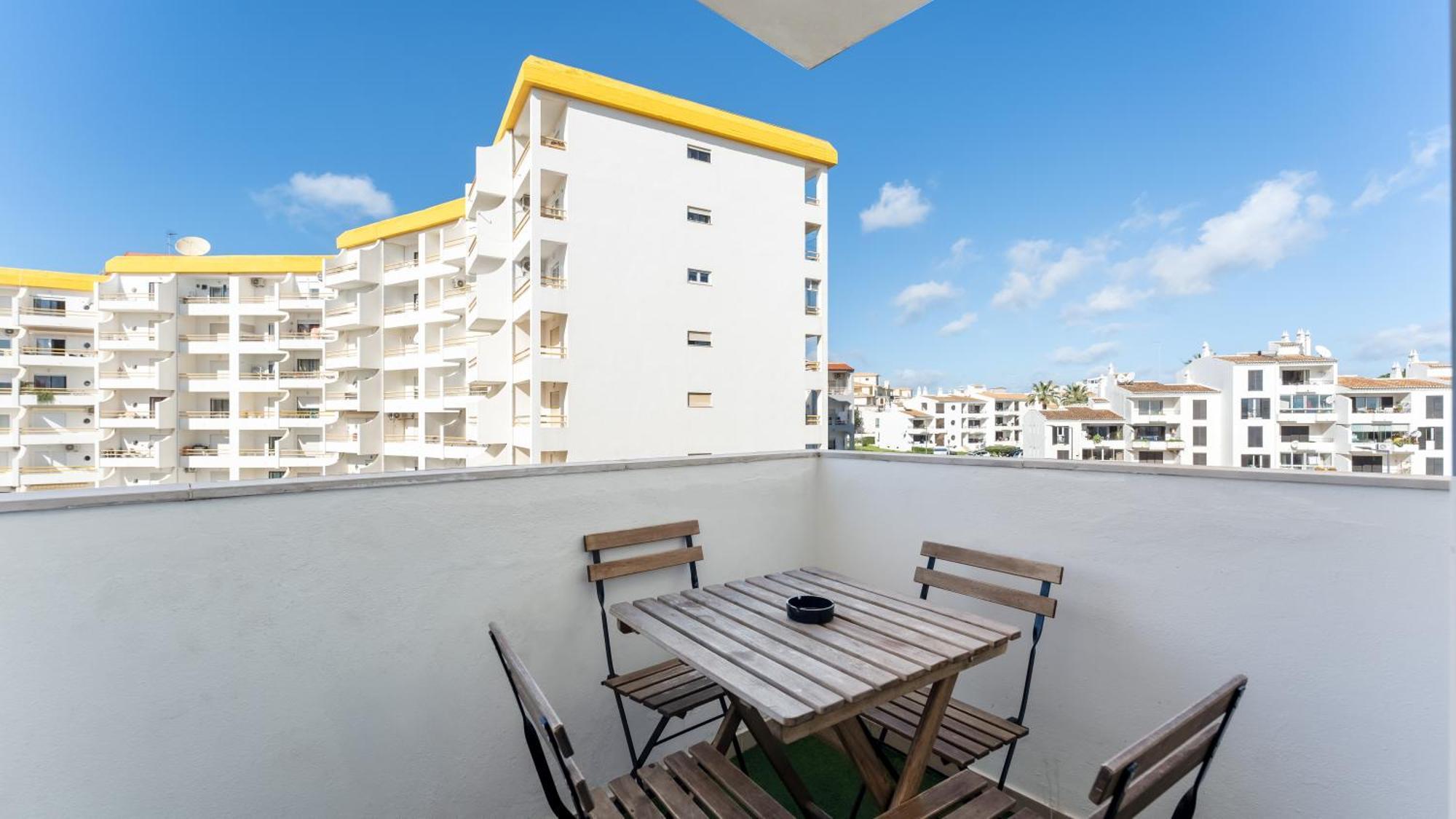 Sunny Retreat With Pool And Balcony By Lovelystay Albufeira Dış mekan fotoğraf